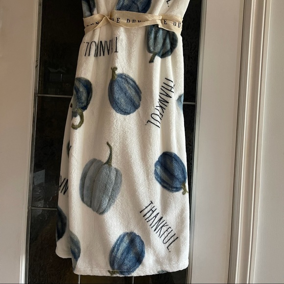 Rae Dunn - THANKFUL - blanket